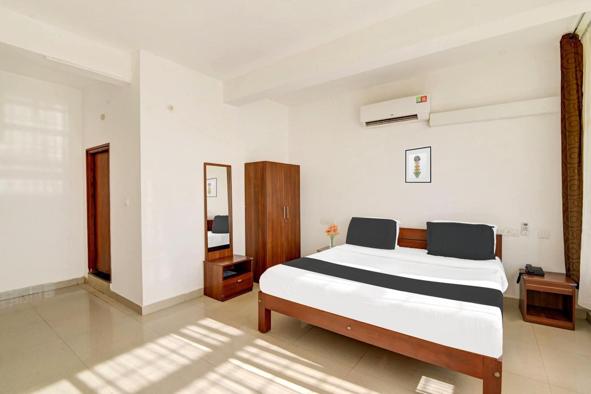 Super Collection O Madikeri City Center Near Ksrtc Bus Stand Coorg Formerly Hotel Ragsys Exterior photo