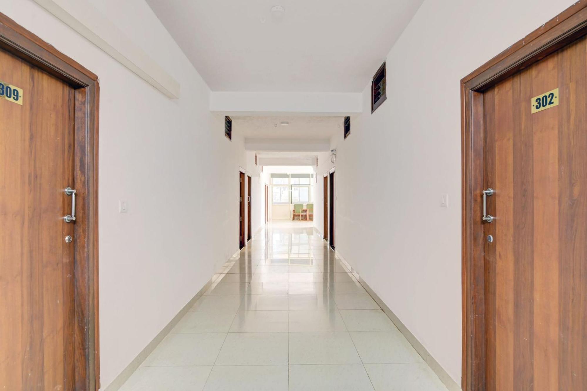 Super Collection O Madikeri City Center Near Ksrtc Bus Stand Coorg Formerly Hotel Ragsys Exterior photo